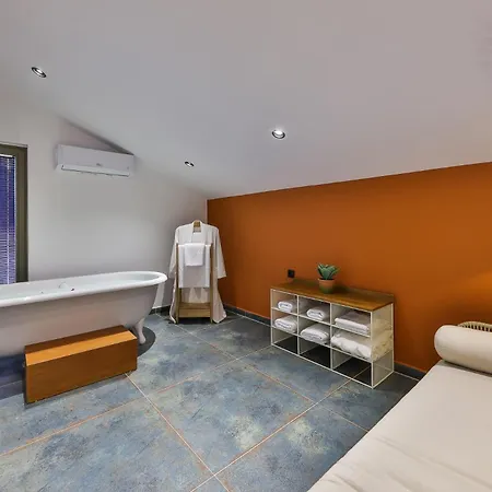 Villa Newly Renovated 30 Metres From The *