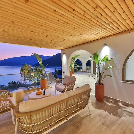 Villa Newly Renovated 30 Metres From The *