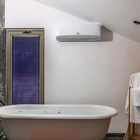 Newly Renovated 30 Metres From The * Kalkan