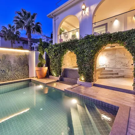 Newly Renovated 30 Metres From The * Kalkan