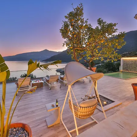 Newly Renovated 30 Metres From The Villa
