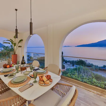 Villa Newly Renovated 30 Metres From The Kalkan