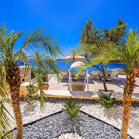 Newly Renovated 30 Metres From The Villa *