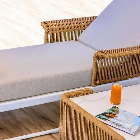 Villa Newly Renovated 30 Metres From The *