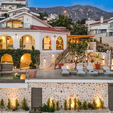 Newly Renovated 30 Metres From The Kalkan