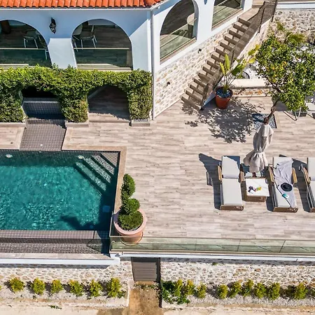 Newly Renovated 30 Metres From The