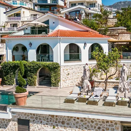 Newly Renovated 30 Metres From The Kalkan