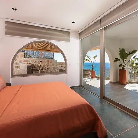 Villa Newly Renovated 30 Metres From The *